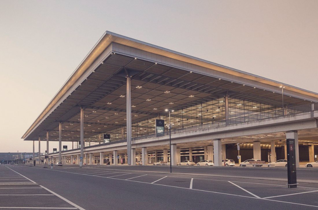 Terminal 1, finished nine years late and well past budget. Photo: Arne Müseler, CC BY-SA 3.0 DE, via Wikimedia Commons.